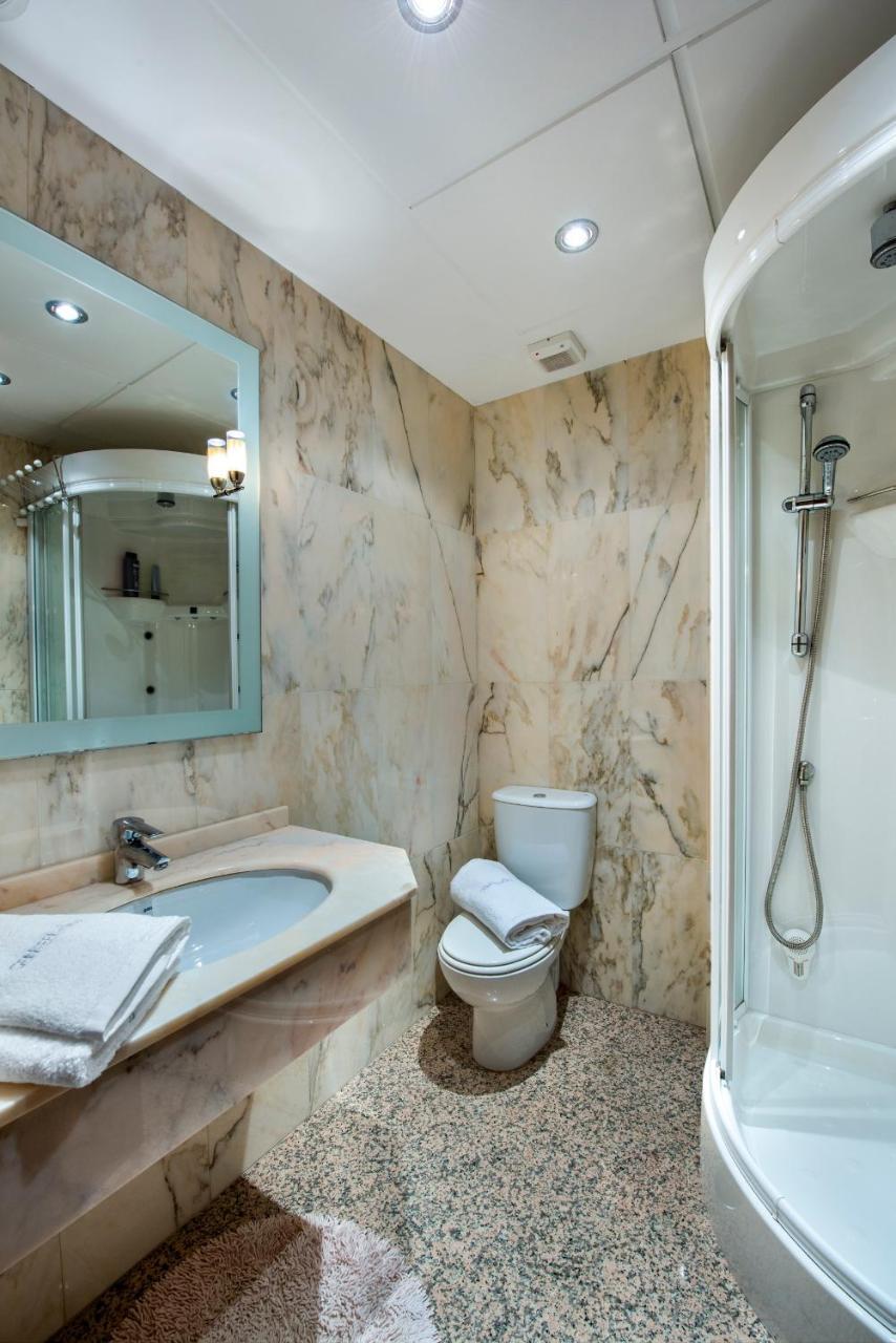 Genteel Home Bib Rambla Гранада Екстериор снимка
